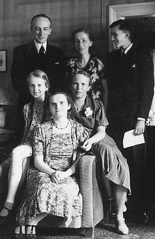 Hans Familie: Zweite Reihe: Hans Zenker, seine Frau Suse